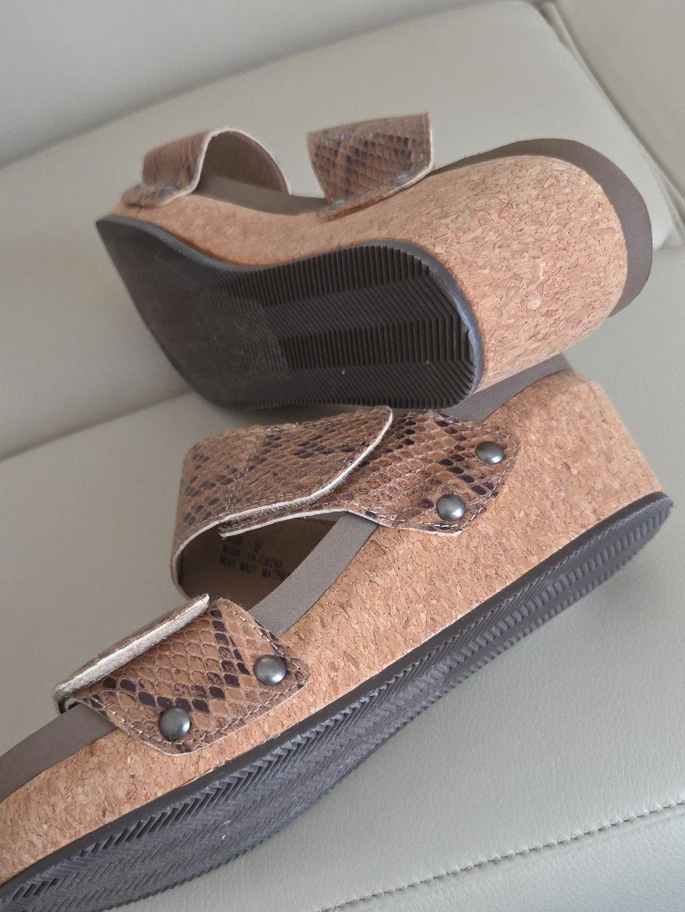 Boutique by  Corkys Tan Brown Snakeskin Platform Slide Sandals Size 9